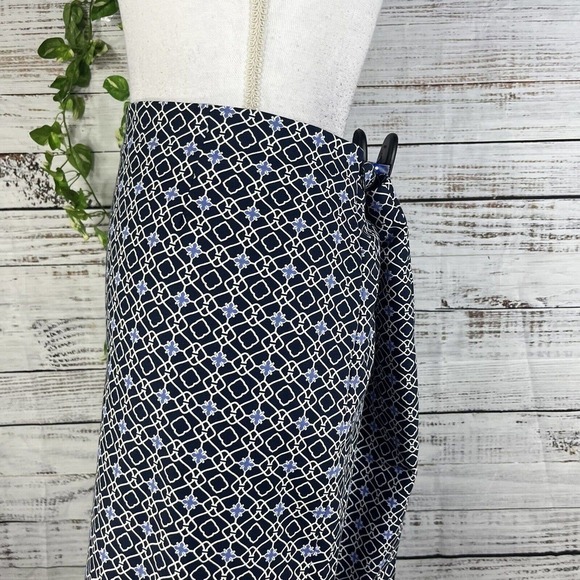 Charter Club Skirt size 10 Navy blue Purple Straight Knee Stretch Casual Career - Picture 8 of 10